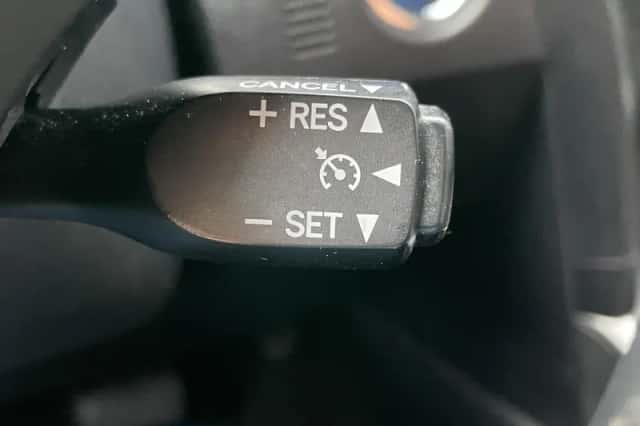 Toyota Auris (2015) thumbnail 28