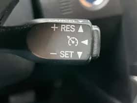 Toyota Auris (2015) thumbnail 28
