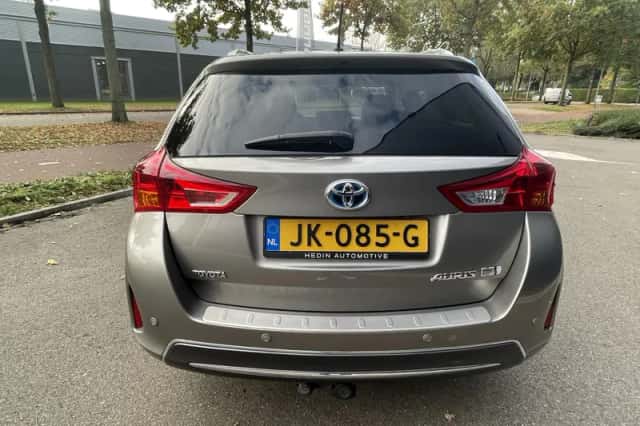 Toyota Auris (2015) thumbnail 6