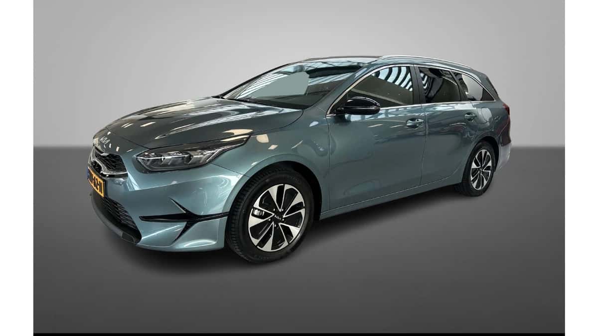 Kia Ceed Sportswagon (2025) — foto 1