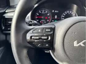 Kia Rio (2022) thumbnail 17