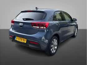 Kia Rio (2022) thumbnail 4