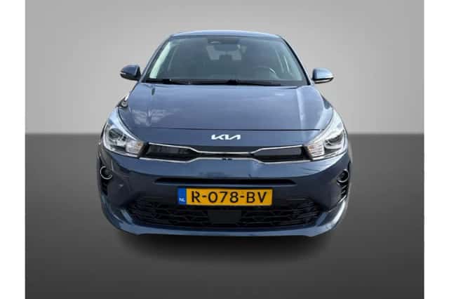 Kia Rio (2022) thumbnail 5