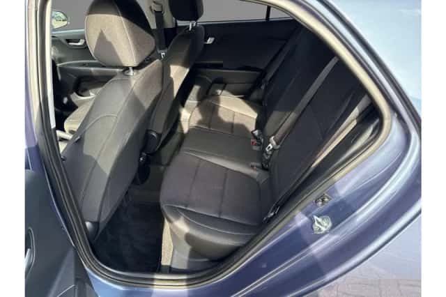 Kia Rio (2022) thumbnail 6