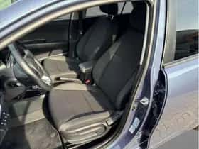 Kia Rio (2022) thumbnail 8
