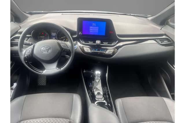 Toyota C-HR (2023) thumbnail 11