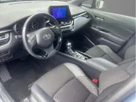 Toyota C-HR (2023) thumbnail 12