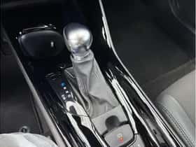 Toyota C-HR (2023) thumbnail 17