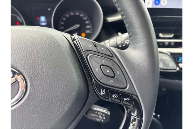 Toyota C-HR (2023) thumbnail 20