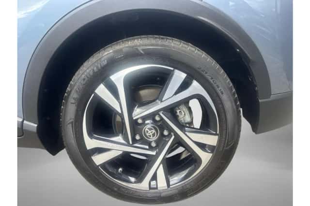 Toyota C-HR (2023) thumbnail 22