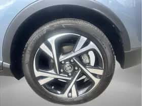 Toyota C-HR (2023) thumbnail 22