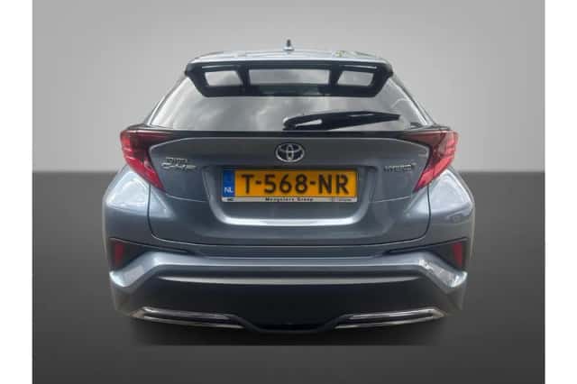 Toyota C-HR (2023) thumbnail 5