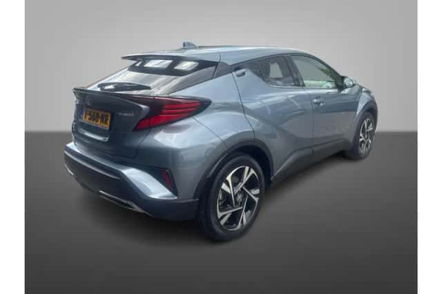 Toyota C-HR (2023) thumbnail 6