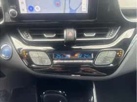 Toyota C-HR (2023) thumbnail 9