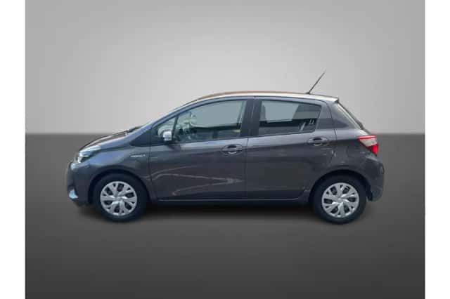 Toyota Yaris (2019) thumbnail 2