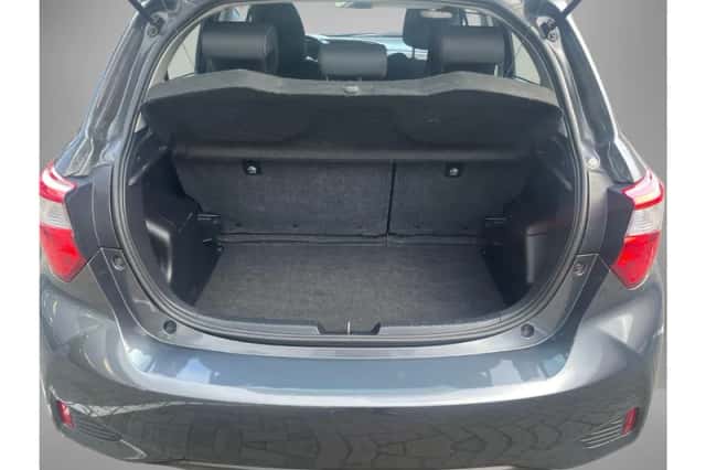 Toyota Yaris (2019) thumbnail 12