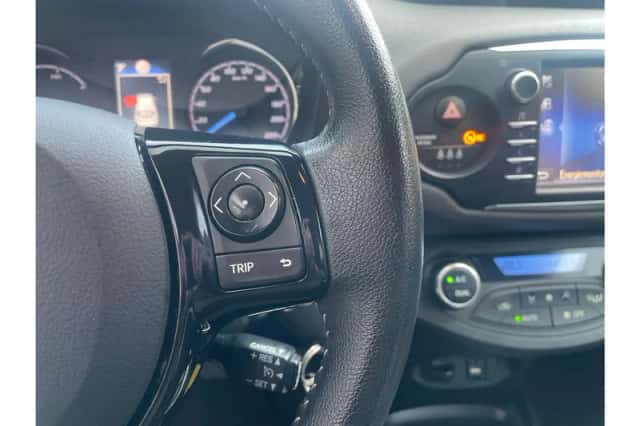 Toyota Yaris (2019) thumbnail 18
