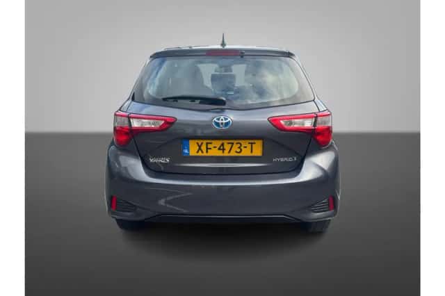 Toyota Yaris (2019) thumbnail 3
