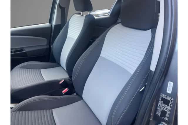 Toyota Yaris (2019) thumbnail 8