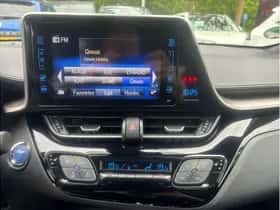 Toyota C-HR (2018) thumbnail 15