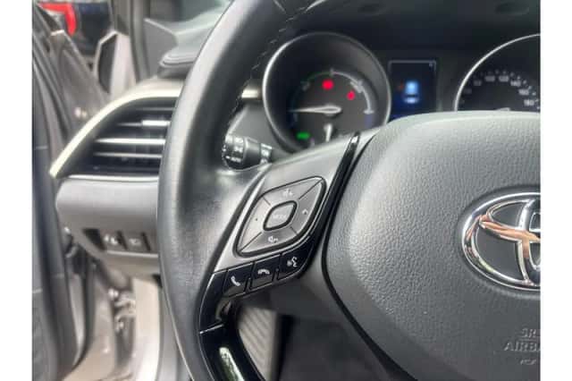 Toyota C-HR (2018) thumbnail 18