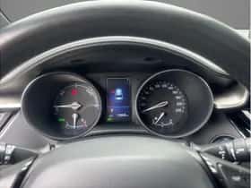 Toyota C-HR (2018) thumbnail 21