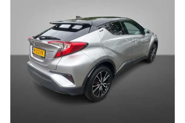 Toyota C-HR (2018) thumbnail 5
