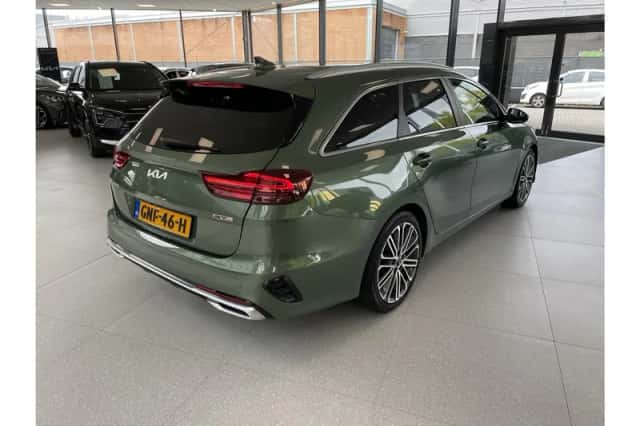 Kia Ceed Sportswagon (2024) thumbnail 2