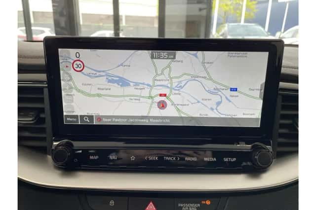 Kia Ceed Sportswagon (2024) thumbnail 11
