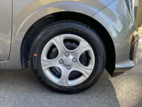 Kia Picanto (2025) thumbnail 5
