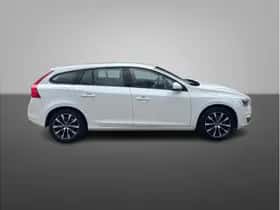 Volvo V60 (2018) thumbnail 2