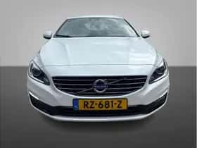 Volvo V60 (2018) thumbnail 5