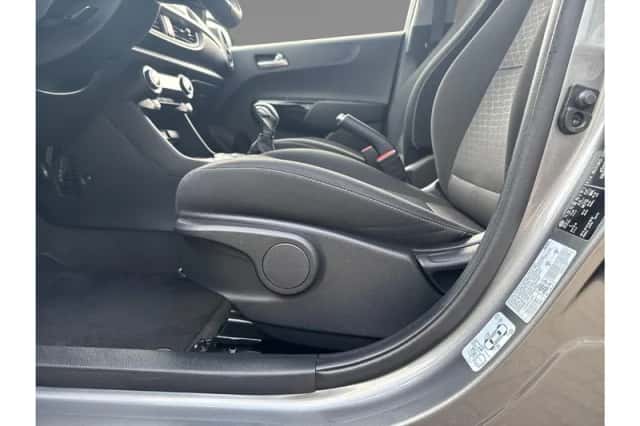 Kia Picanto (2021) thumbnail 16