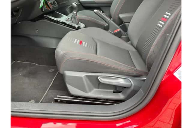 SEAT Arona (2018) thumbnail 16