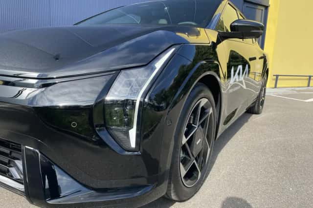 Kia EV4 (2025) thumbnail 3