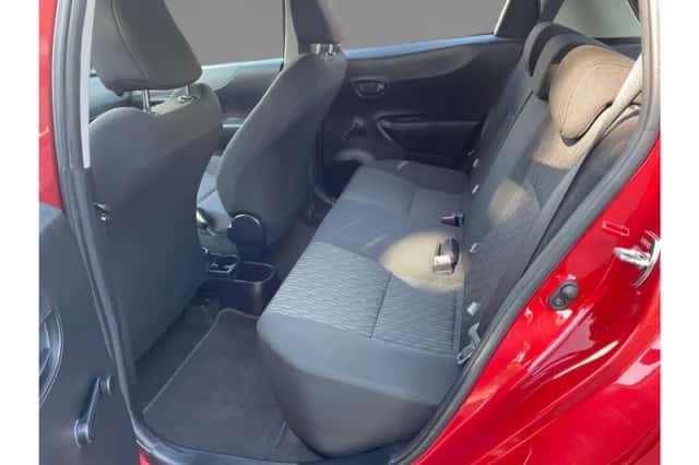 Toyota Yaris (2013) thumbnail 6