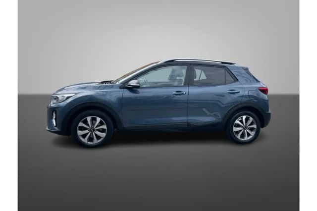 Kia Stonic (2021) thumbnail 2
