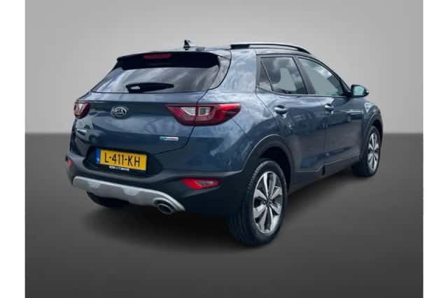 Kia Stonic (2021) thumbnail 4