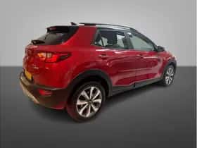 Kia Stonic (2021) thumbnail 2