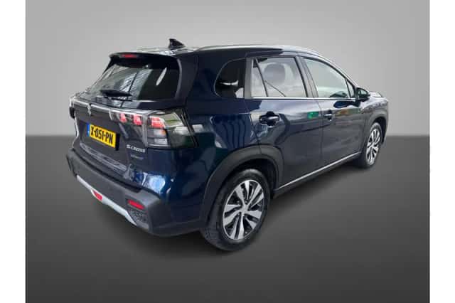 Suzuki S-Cross (2024) thumbnail 2