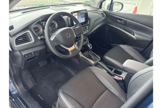 Suzuki S-Cross (2024) thumbnail 13
