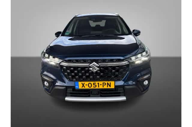 Suzuki S-Cross (2024) thumbnail 5