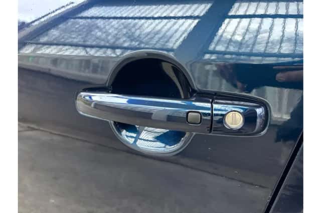 Suzuki S-Cross (2024) thumbnail 8
