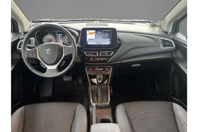 Suzuki S-Cross (2024) thumbnail 10
