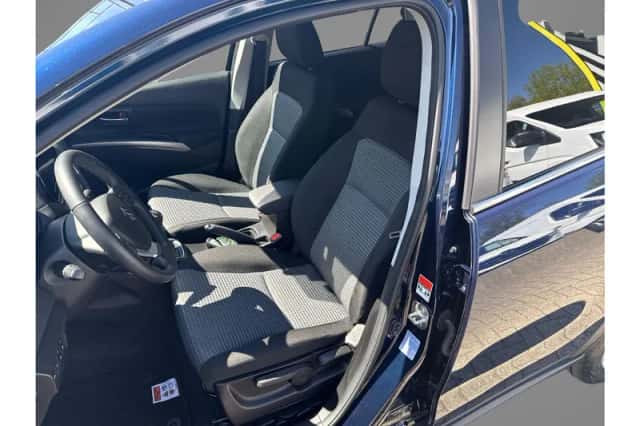 Suzuki S-Cross (2024) thumbnail 8