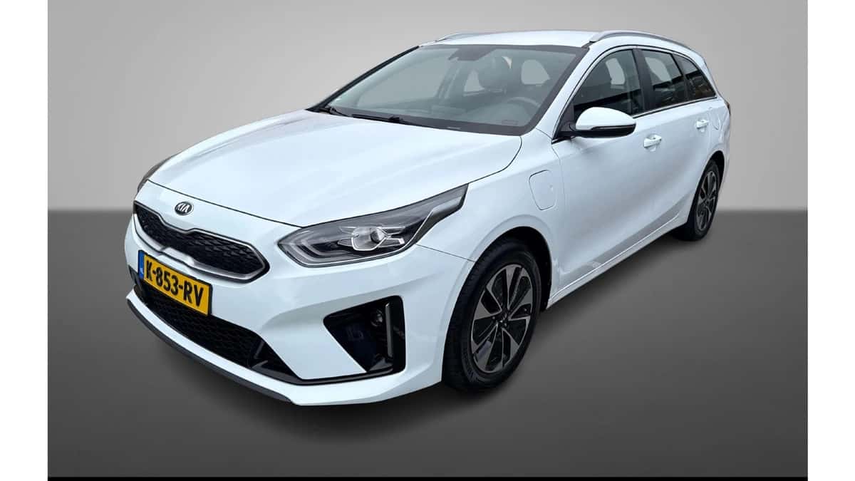 Kia Ceed Sportswagon (2020) — foto 1