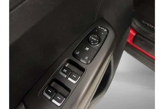 Kia Sportage (2018) thumbnail 10