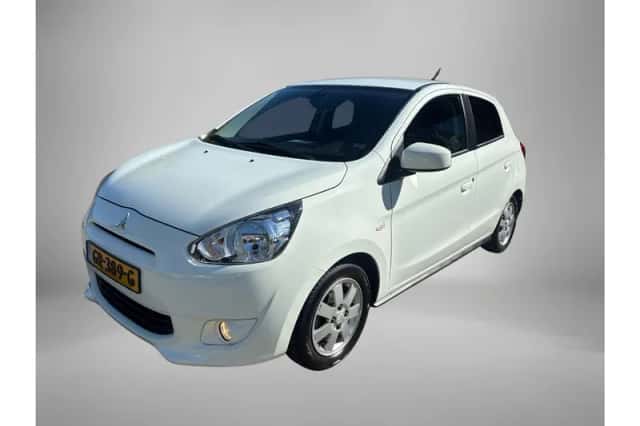 Mitsubishi Space Star (2015) thumbnail 23