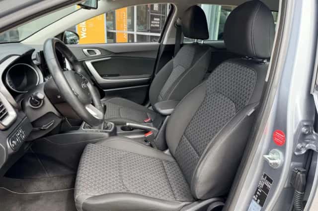 Kia Ceed Sportswagon (2020) thumbnail 3