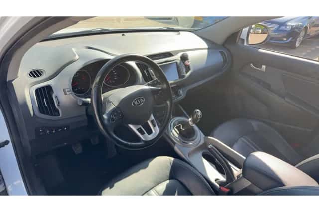 Kia Sportage (2016) thumbnail 3